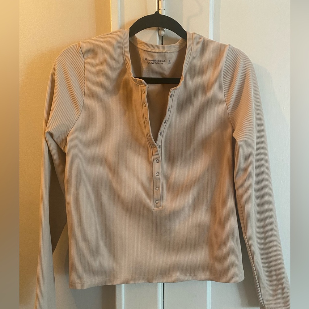Abercrombie & Fitch shirt with snap front